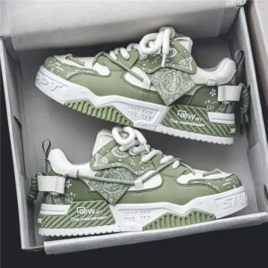 2024 נעליים מזדמנים של גברים אופנתיים נעלי ספורט תחרה אפ נעלי ספורט בקיץ סטודנטים חדשים כל התאמה נעלי סקייטבורד tenis גבריינו